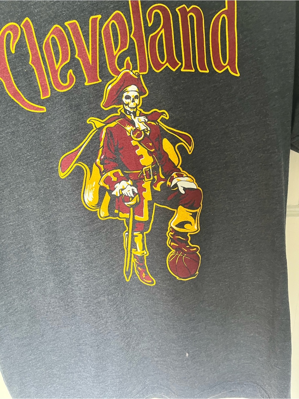 Cleveland cavaliers men’s Next Level Apparel Navy T‑Shirt - Picture 2 of 5